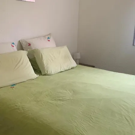 Beautiful House For 5 With Swimming Pool