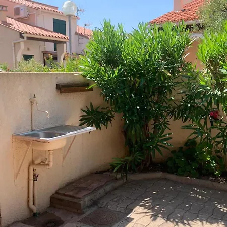 Beautiful House For 5 With Swimming Pool Hébergement de vacances