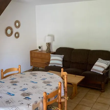 Beautiful House For 5 With Swimming Pool *